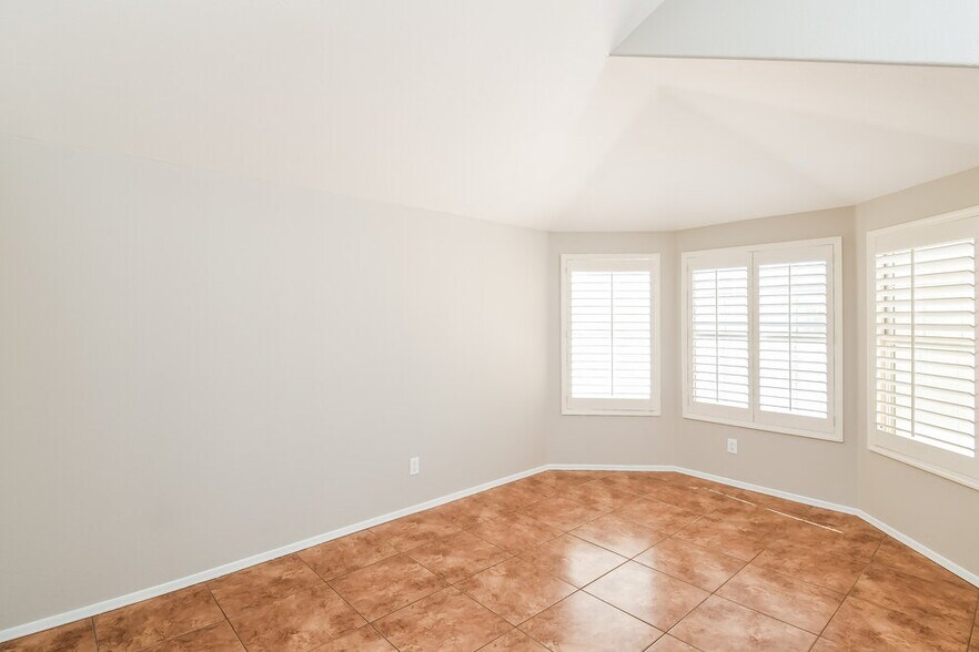 Building Photo - 1266 E Sierra Madre Ave