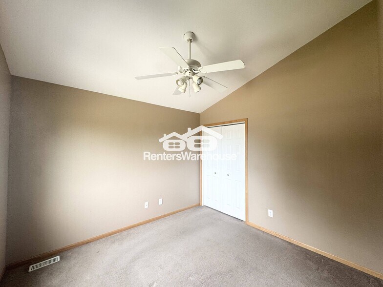 Building Photo - 2703 Patricia Dr