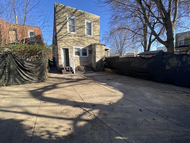 Building Photo - 1115 S 4th St