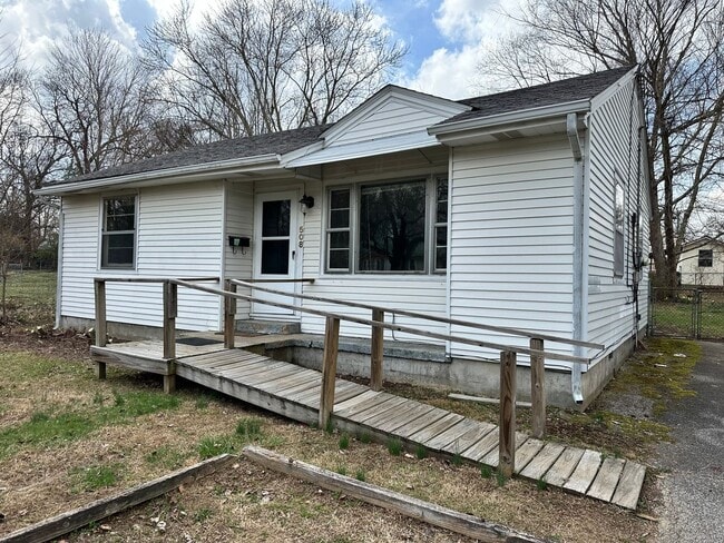 Building Photo - 2 Bed 1 Bath House in Murray