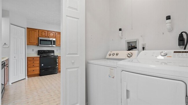 Building Photo - 602 Cassandra Dr