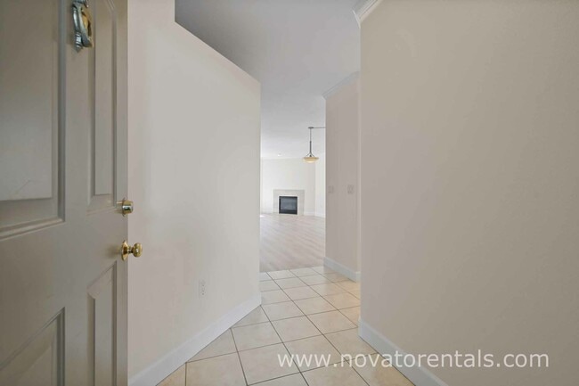 Building Photo - 852 Diablo Ave