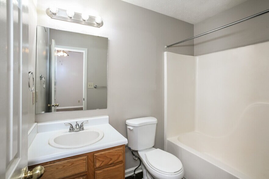 Building Photo - 5882 Glen Haven Blvd
