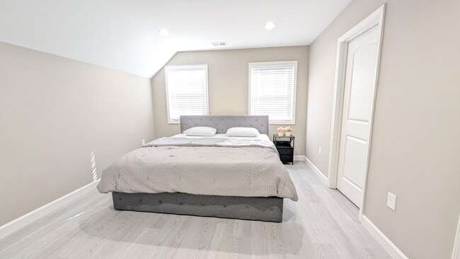 Building Photo - 2253 Papermill Rd