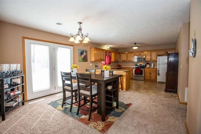 Building Photo - 216 William Dr