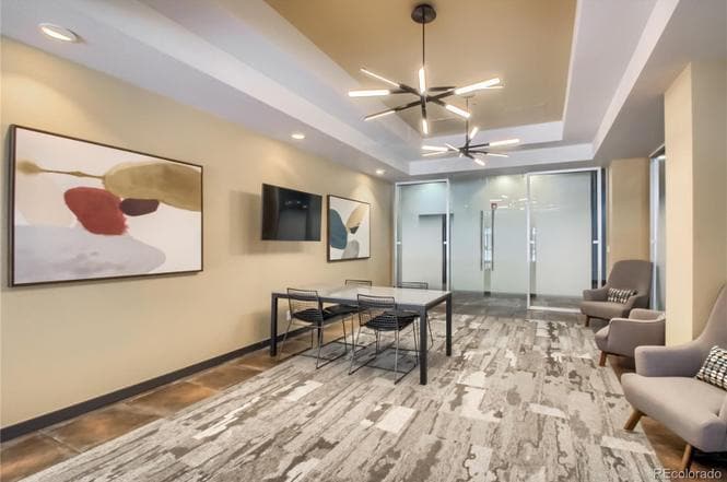 Building Photo - 100 Park Ave W