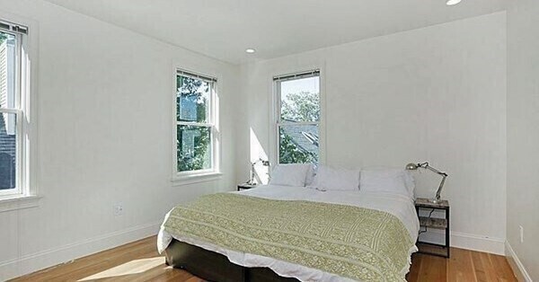 Building Photo - 308 Beacon St