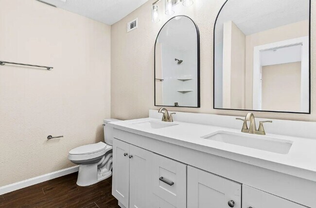 Building Photo - 416 Kickapoo Dr