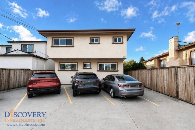 Building Photo - 3939 Midvale Ave