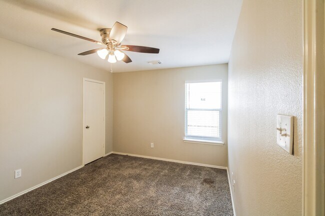 Building Photo - 3519 Apache Meadows Drive