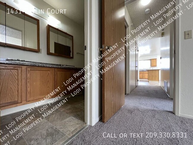 Building Photo - 1431 Catlin Ct