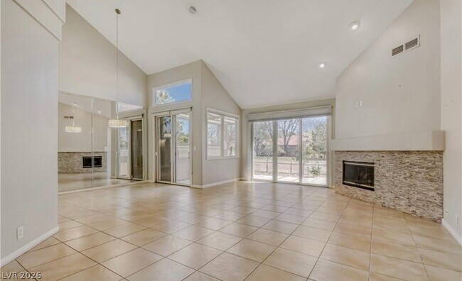 Building Photo - 8243 Round Hills Cir