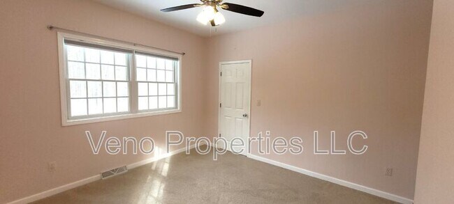 Building Photo - 2057 Rowley Rd