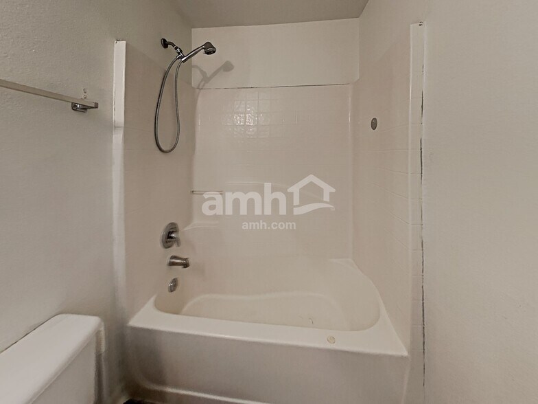 Building Photo - 10421 Opus Dr