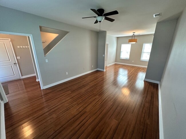 Building Photo - 408 Cunningham Ln