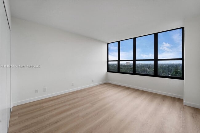 Building Photo - 780 NE 69th St