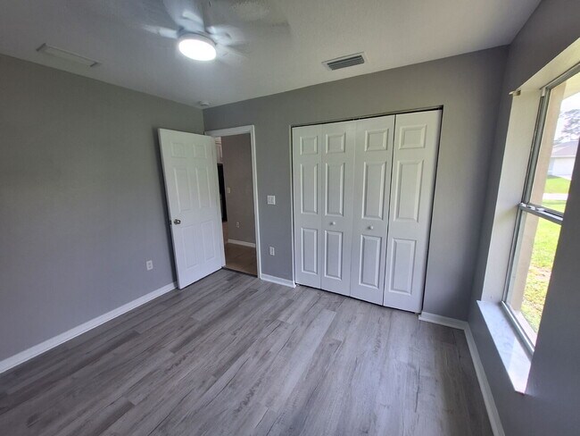 Building Photo - 3/2 Annual Rental Near Atwater Elementary School