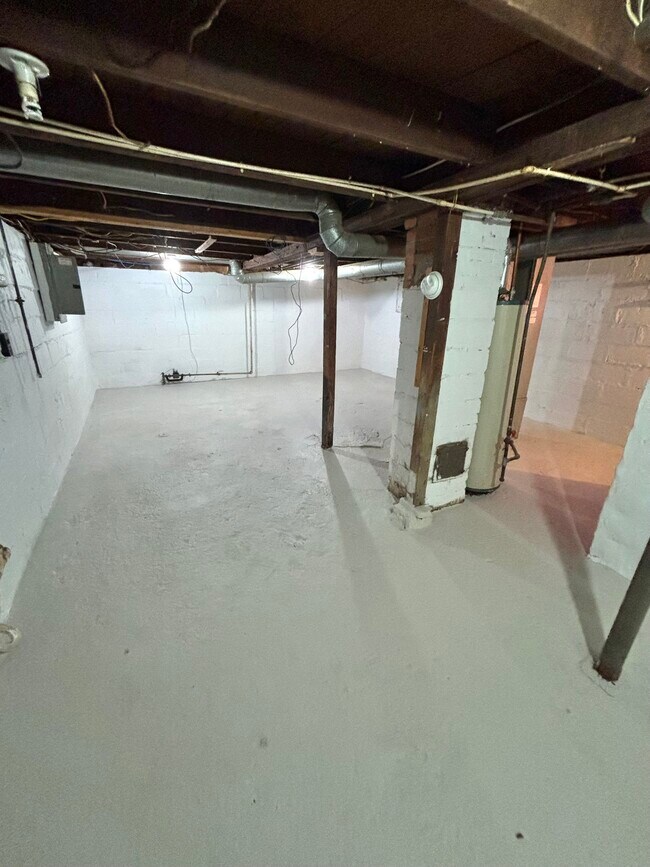Building Photo - 1351 N Jenison Ave