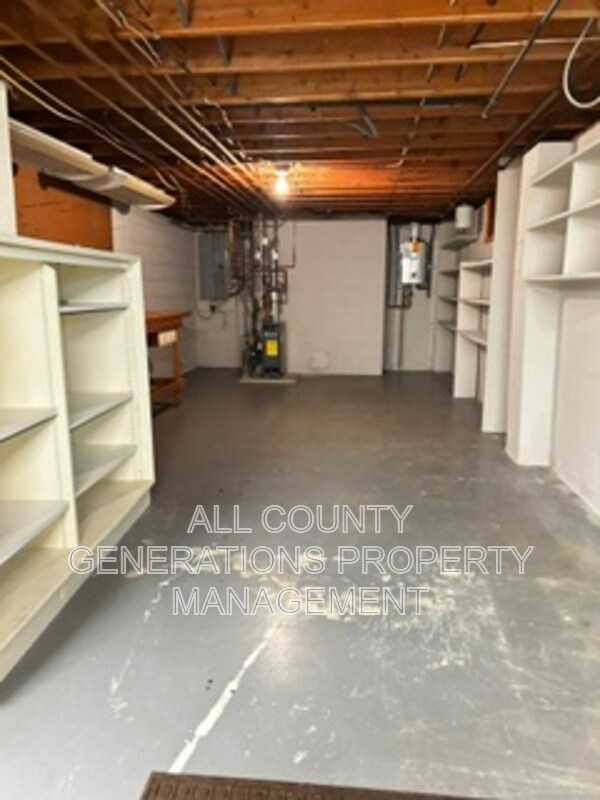 Building Photo - 2281 Weymouth Rd