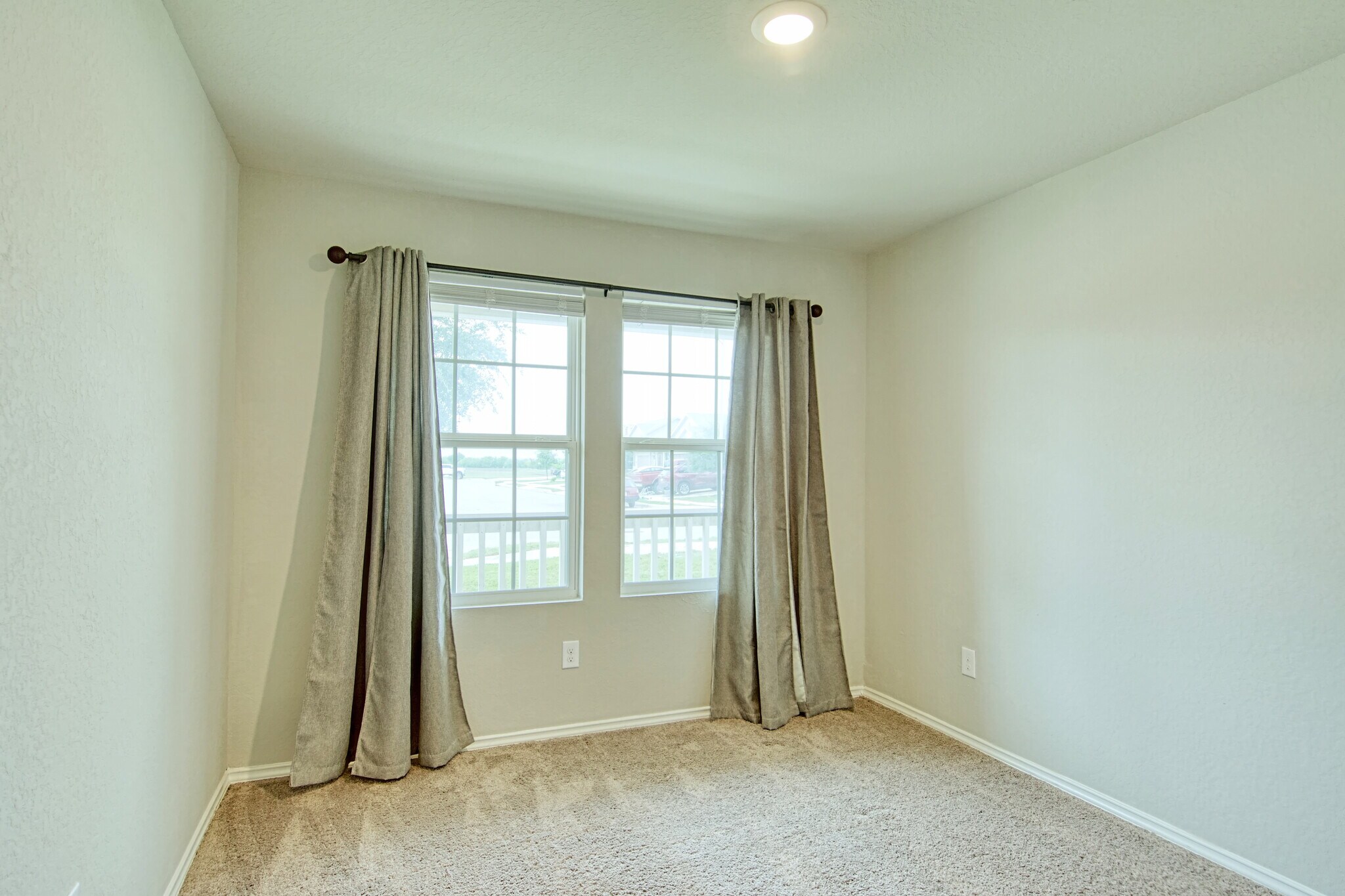 Building Photo - 12668 Saverne Way