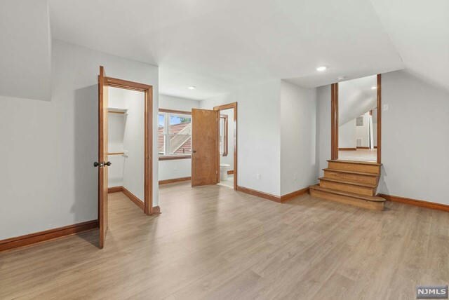 Building Photo - 532 Piaget Ave