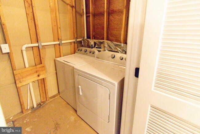 Building Photo - 9911 Blade Ct