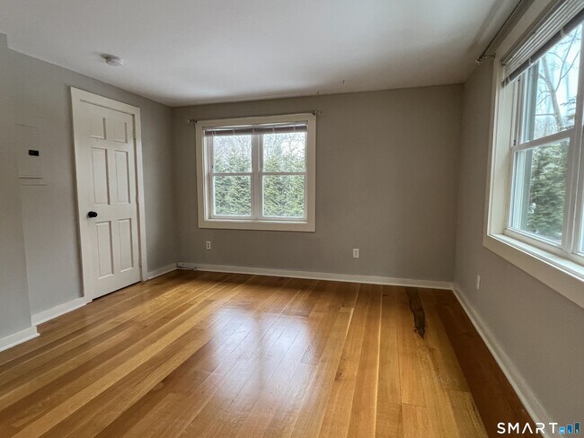 Building Photo - 133 Boston Post Rd