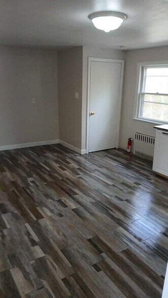 Building Photo - 17 Ontario Ave