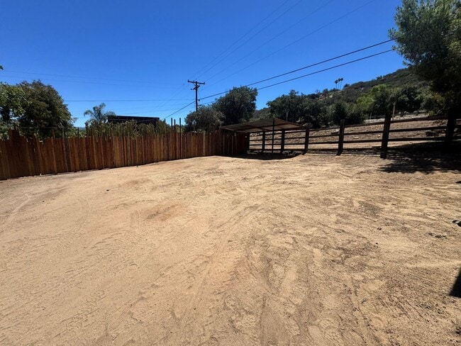 Building Photo - 3BD/2BA HOME off Old Hwy 80, Ample Parking...