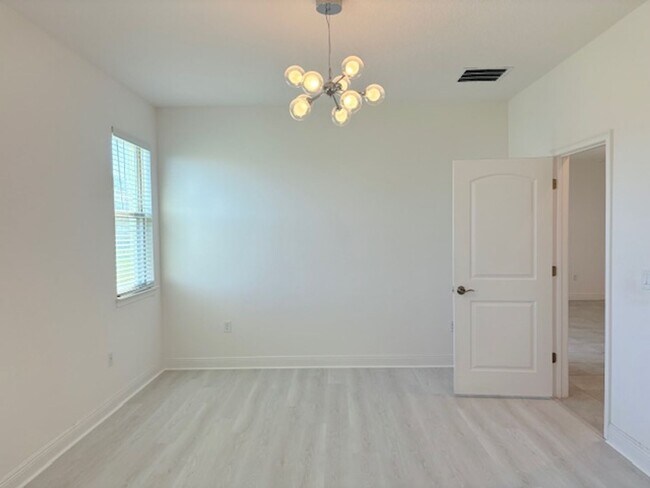 Building Photo - Lovely 4/2 at Harmony Enclave a Golf Course Community