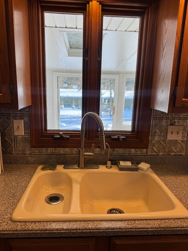 Building Photo - 651 Aldrich Rd