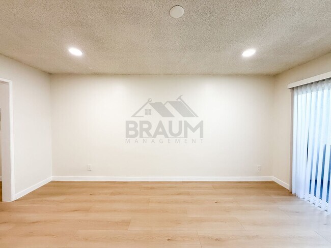 Building Photo - 6041 Whitsett Ave