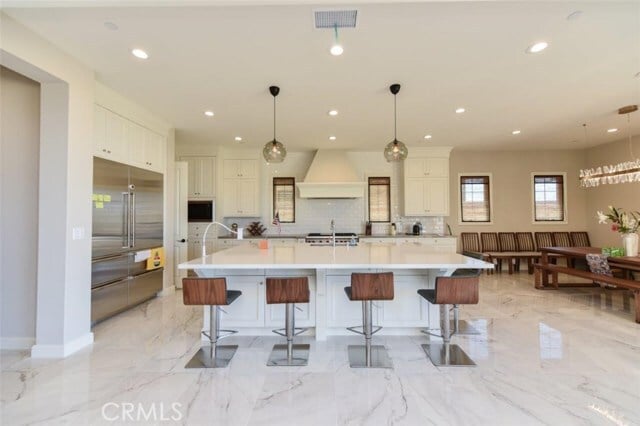 Building Photo - 222 Clear Falls