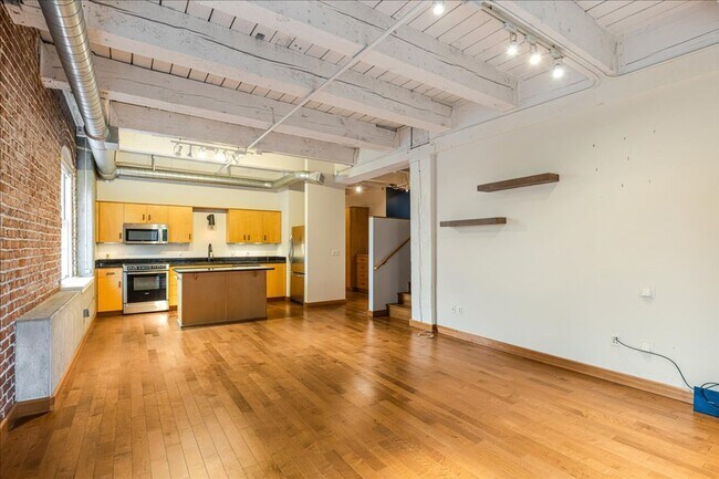 Building Photo - 416 NW 13th Ave