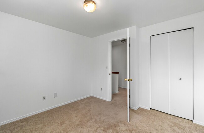 Building Photo - 22606 23rd Pl W