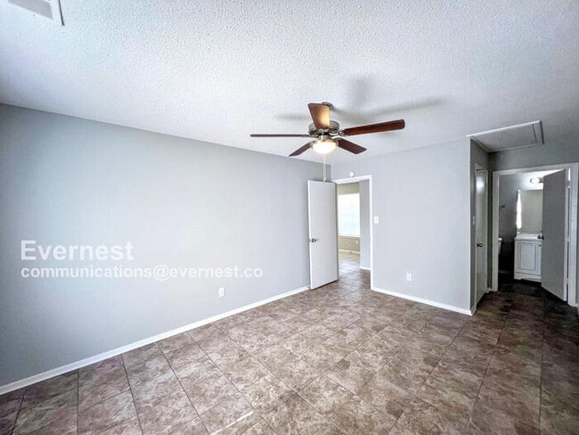 Building Photo - 3455 Castle Dr