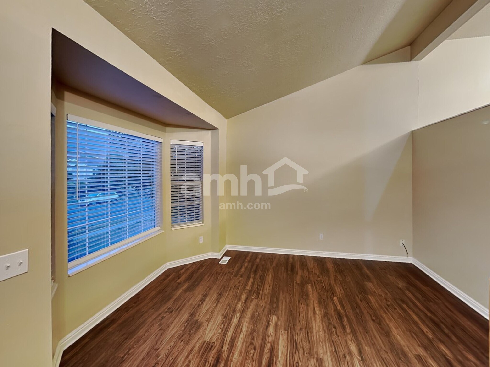 Building Photo - 536 S 925 E
