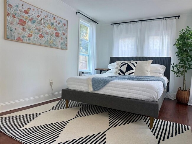 Building Photo - 200 Lowry St NE