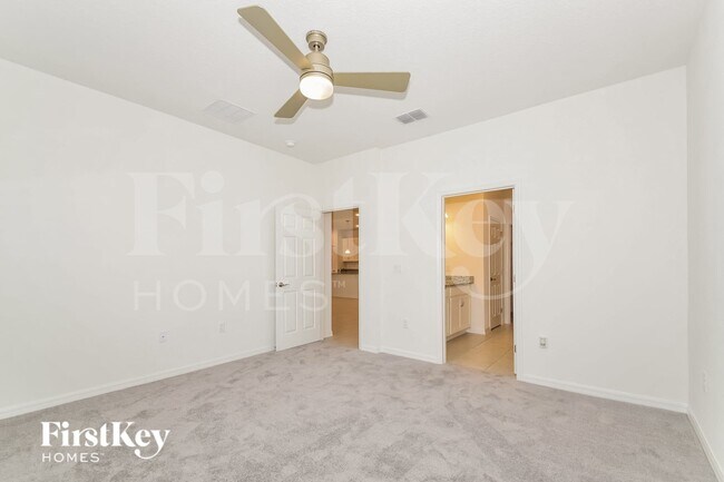 Building Photo - 327 Corbel Ln