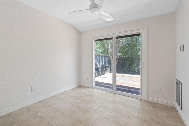 Building Photo - 6550 Fair Valley Trail