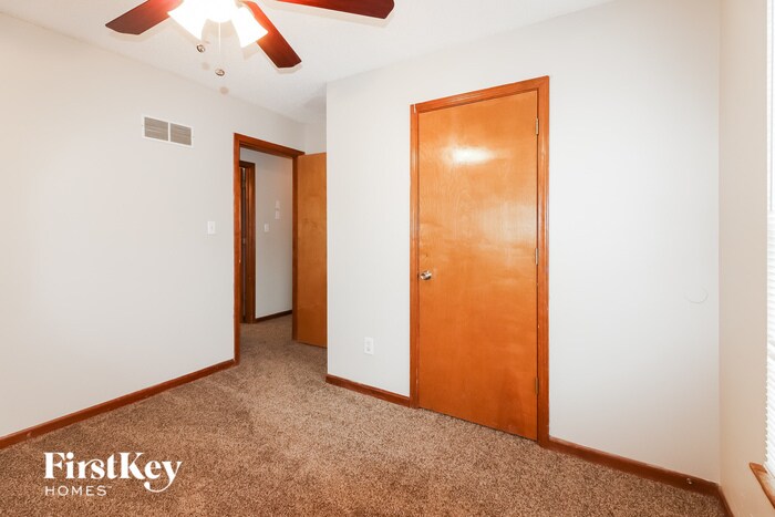 Building Photo - 1216 N Ponca Dr