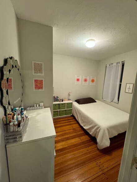 Building Photo - 230 Hanover St