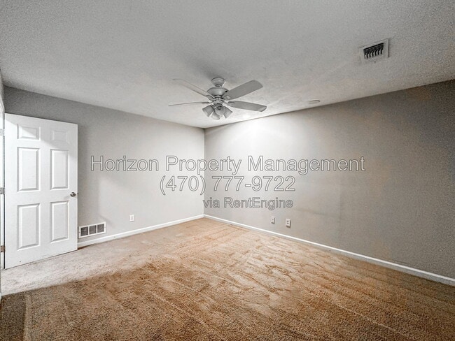 Building Photo - 4925 Farmstead Ct NE