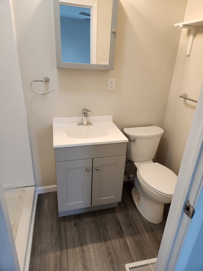 Building Photo - 468 Dravo Ave
