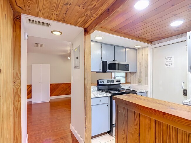 Building Photo - 5602 Ashley Oaks Dr