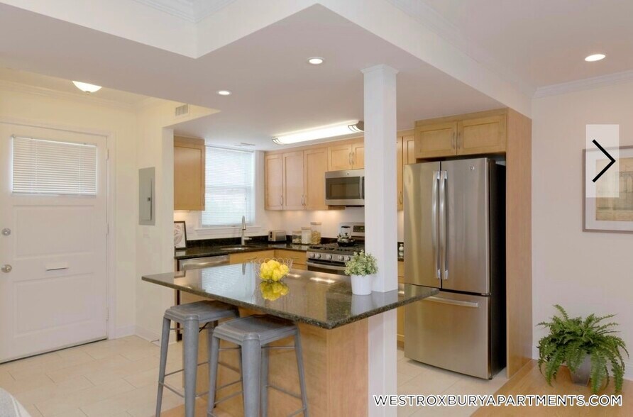 Building Photo - 252 Independence Dr