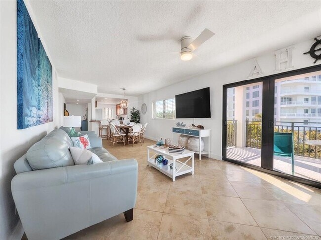 Building Photo - 10102 S Ocean Dr