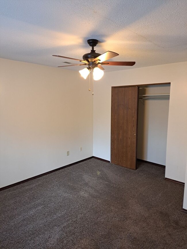 Building Photo - 2 BR Apartment Near Franke Park