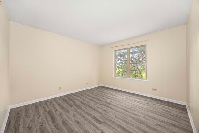 Building Photo - 214 Glengarry Dr