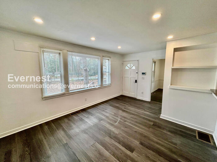 Building Photo - 1738 Duke Rd